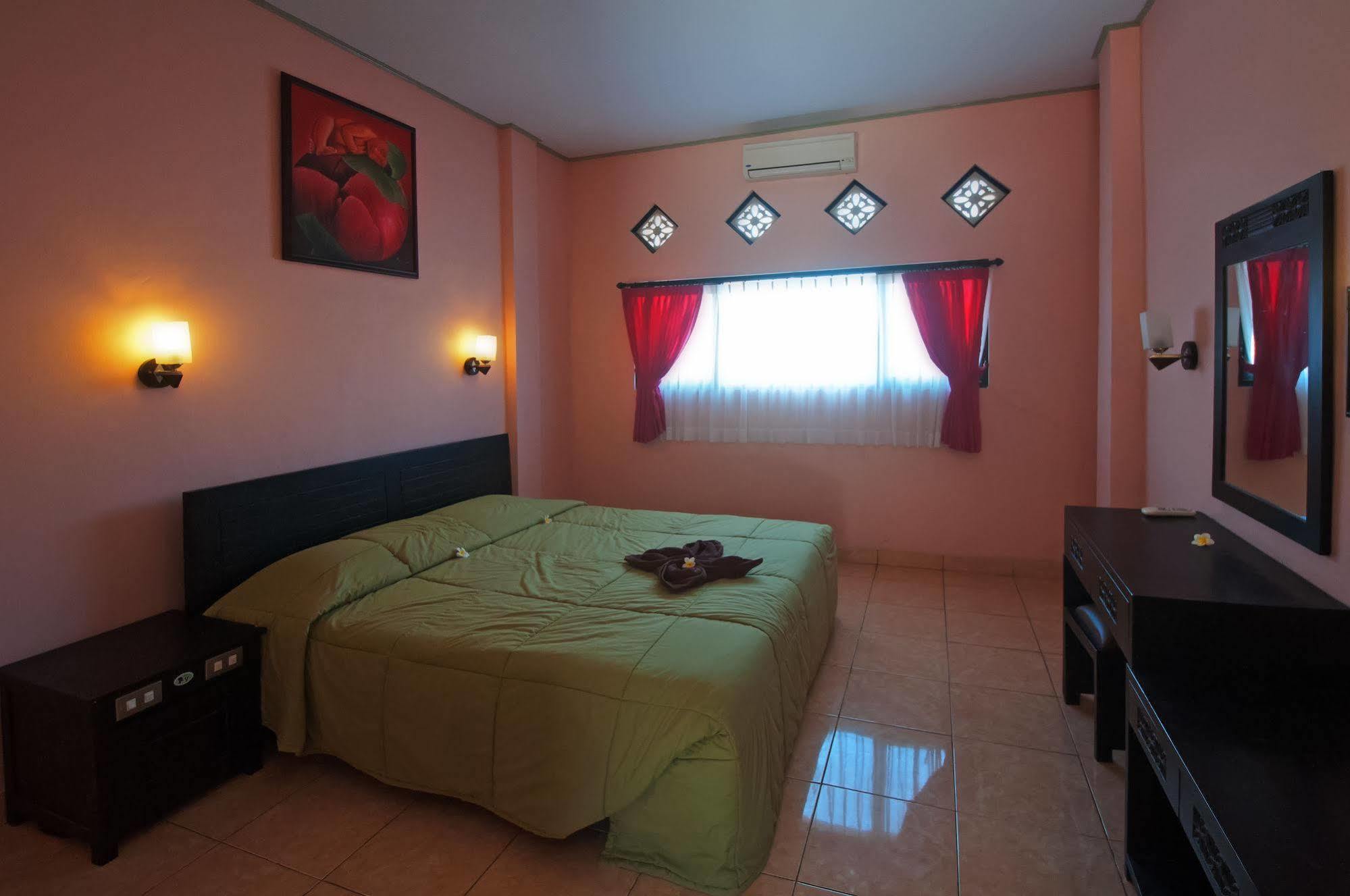 Pesona Beach Inn Kuta Lombok Eksteriør billede
