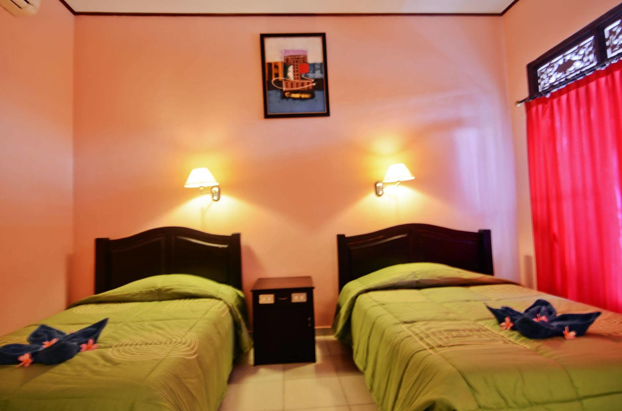 Pesona Beach Inn Kuta Lombok Eksteriør billede