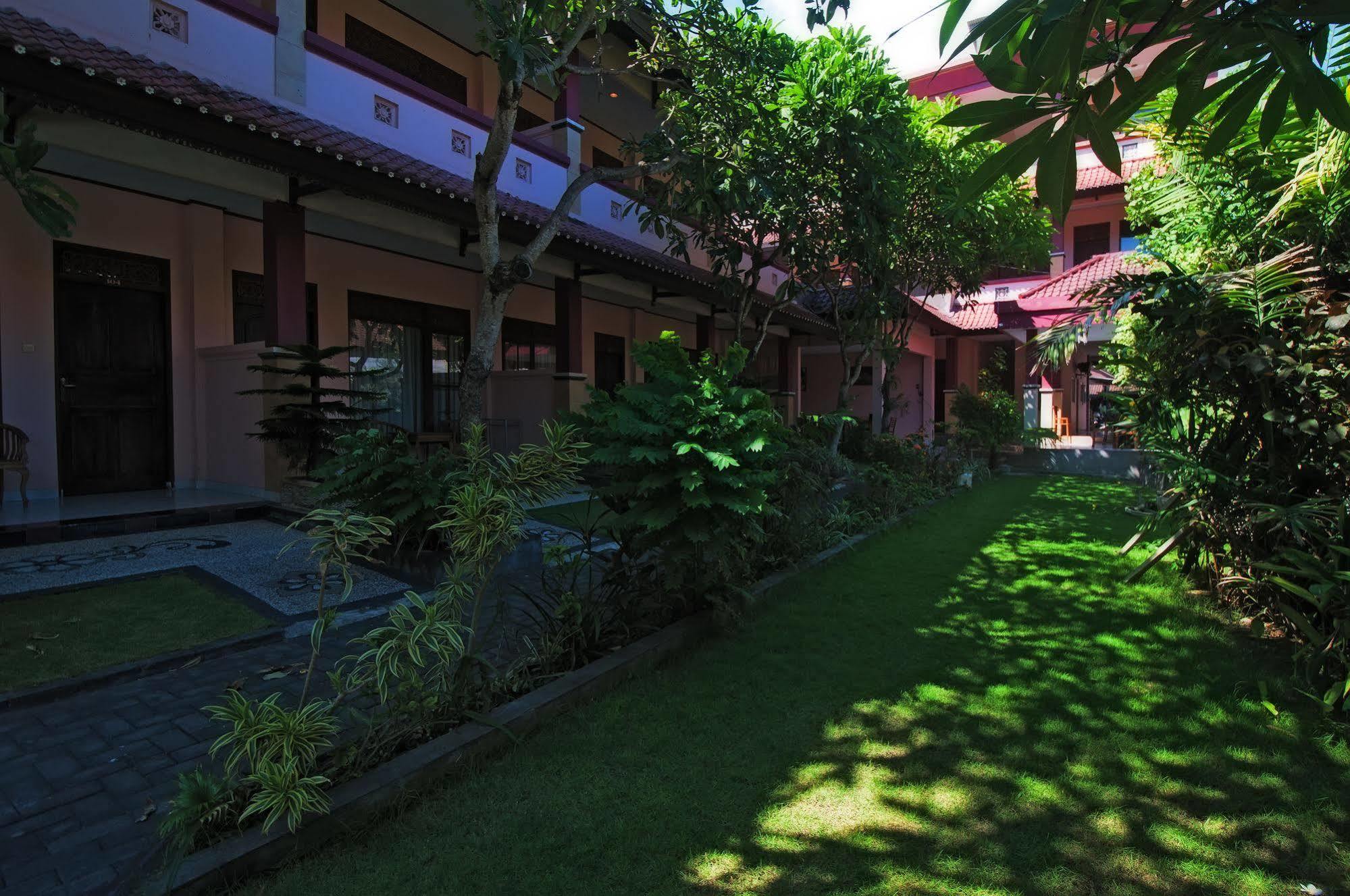 Pesona Beach Inn Kuta Lombok Eksteriør billede